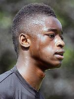Maduako Signs Pro Deal at Leicester